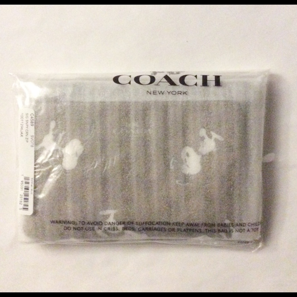 Authentic Coach x Peanuts Snoopy Wristlet NWT - Picture 3 of 3